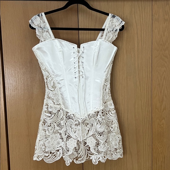 Dreamgirl Satin and Venice Lace Corset Size 34 - Picture 5 of 10